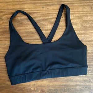 GapFit Criss-Cross Sports Bra